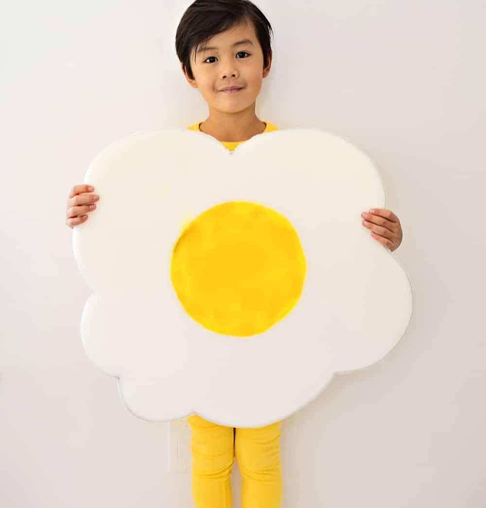 EASY EGG COSTUME FOR KIDS